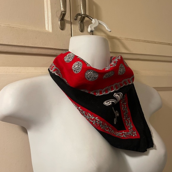 Vintage Gianni Versace scarf, red and black - Picture 4 of 7